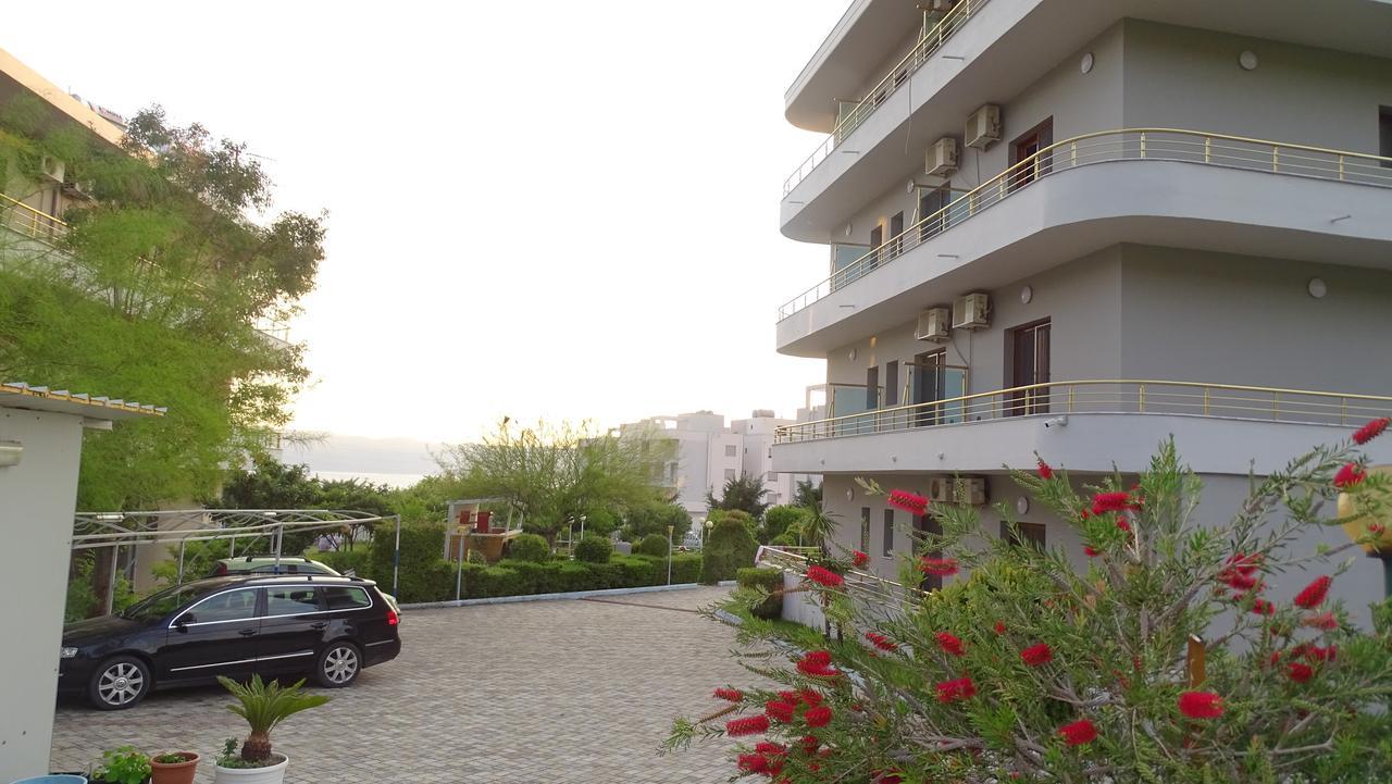 Hotel Denta Radhimë Exterior foto